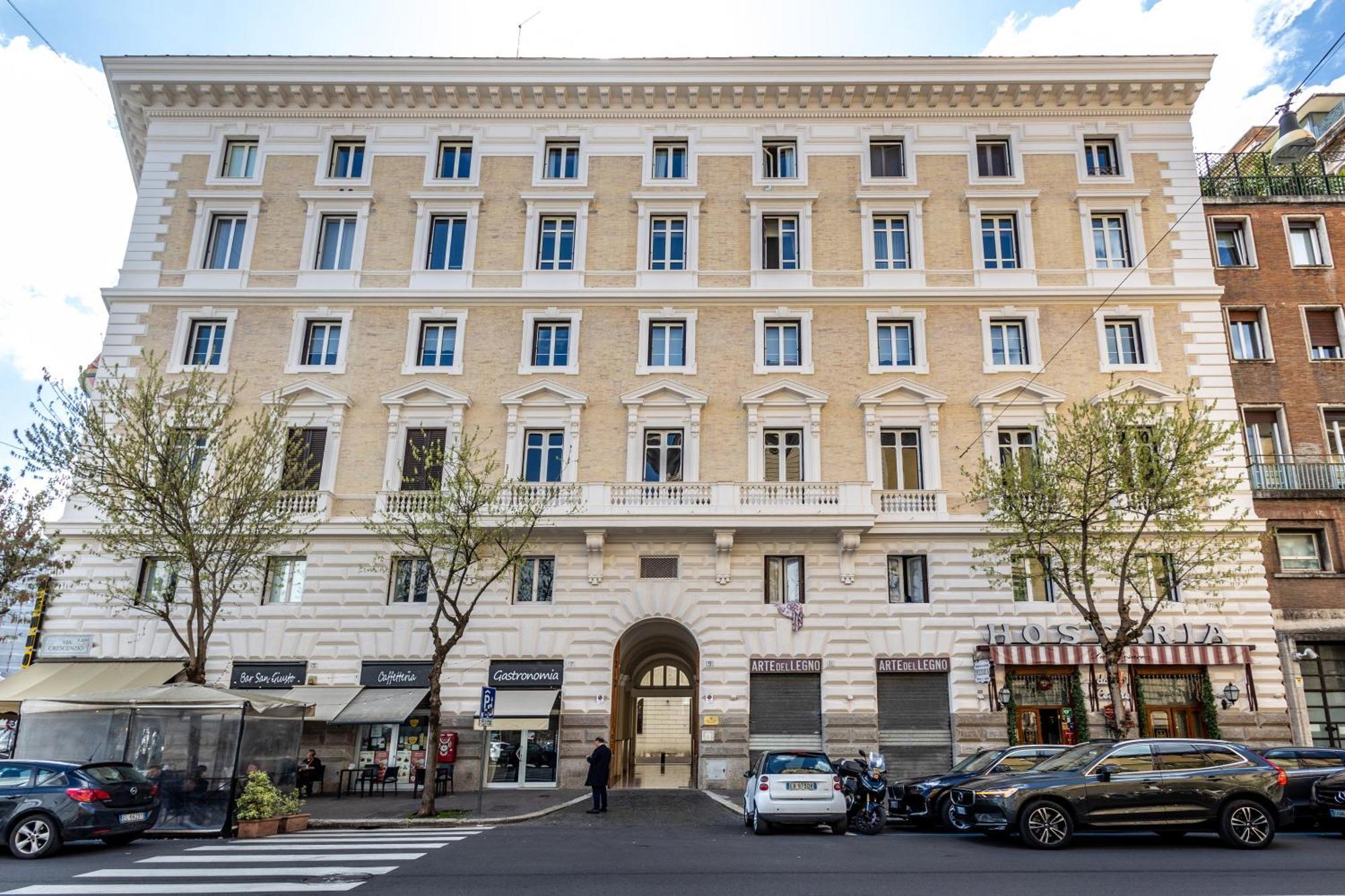 Отель Mybedcavour Рим Экстерьер фото